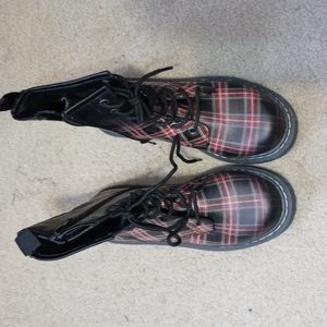 NWOT plaid boots